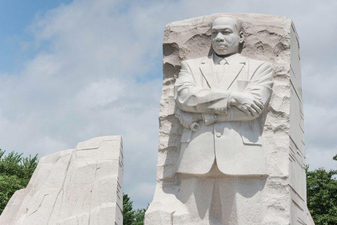 Photo of the MLK memorial in Washington DC | MLK Jr Day from a Latina Mom's Perspective