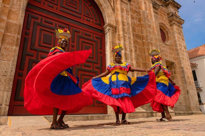 Colombian Afro-Latinas in Traditional Dress